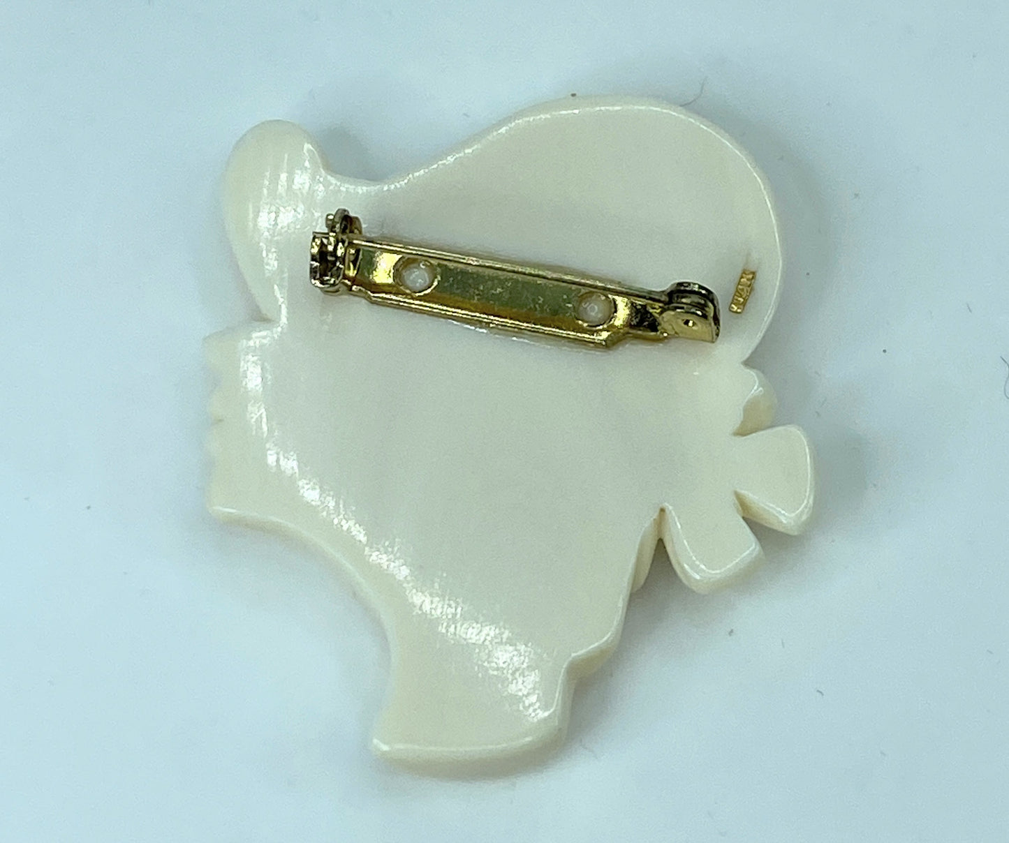 Art Deco Cream Bakelite Woman Lapis Flower adorn Flapper Hat brooch GS634
