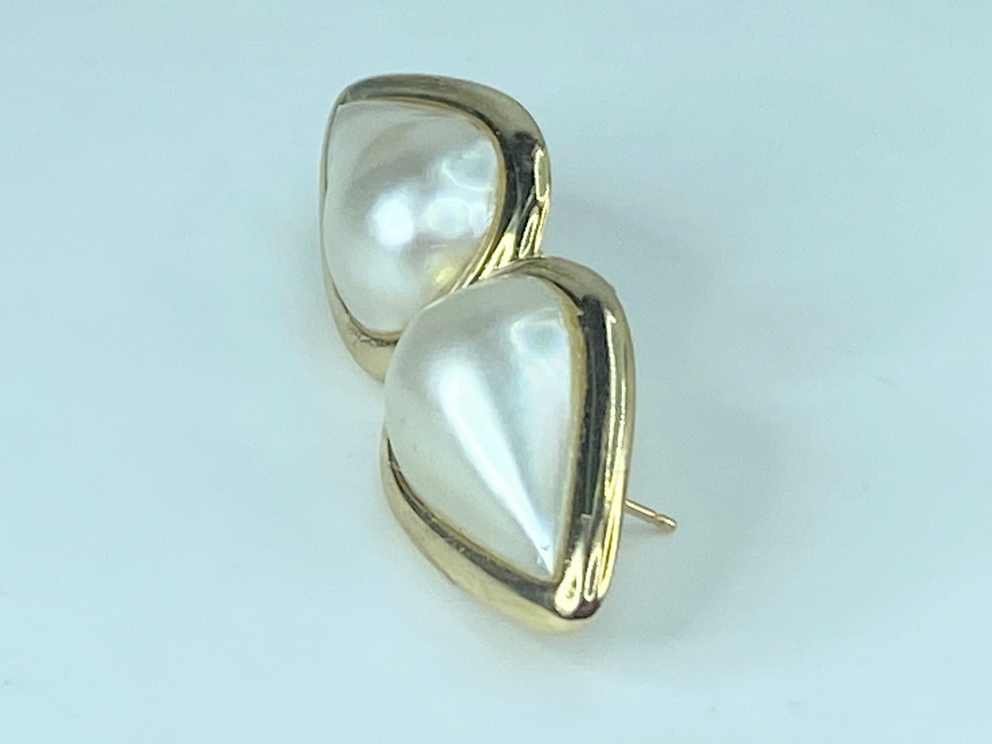 Appraised $2395 14K yellow gold Pear Shape Mabe Pearl omega back 9.5g 12mm JR434