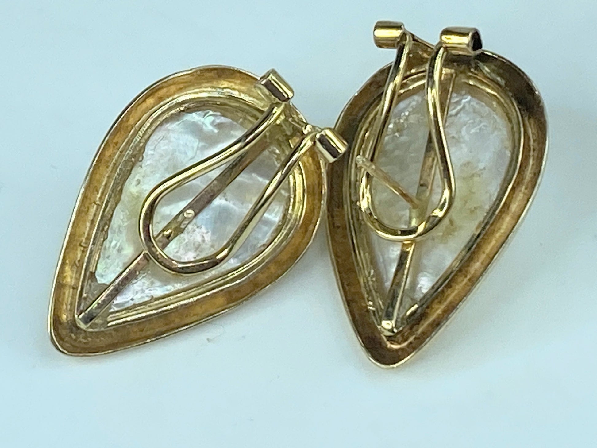 Appraised $2395 14K yellow gold Pear Shape Mabe Pearl omega back 9.5g 12mm JR434