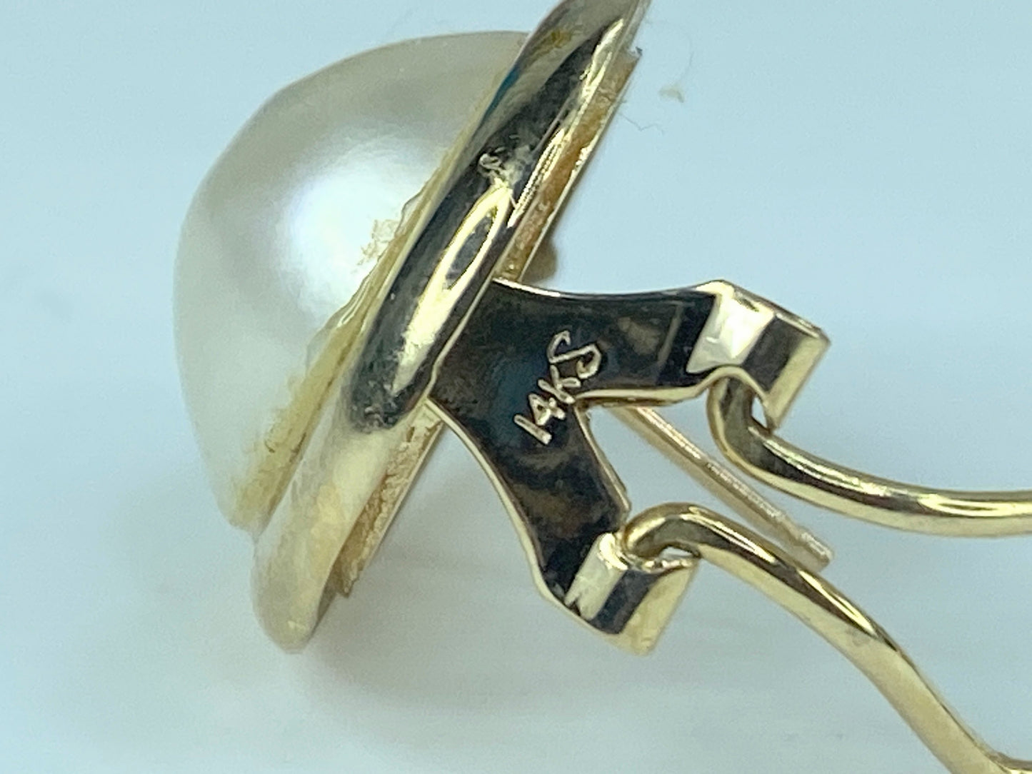 Appraised $2395 14K yellow gold Pear Shape Mabe Pearl omega back 9.5g 12mm JR434
