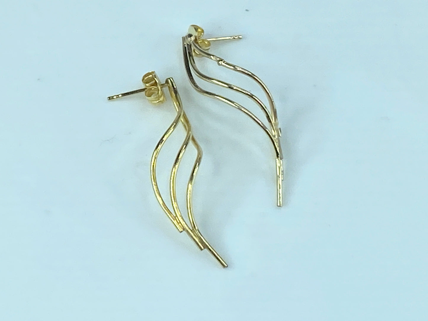 14k Yellow gold Spiral Twisted dange earrings. 1 1/4" JR512