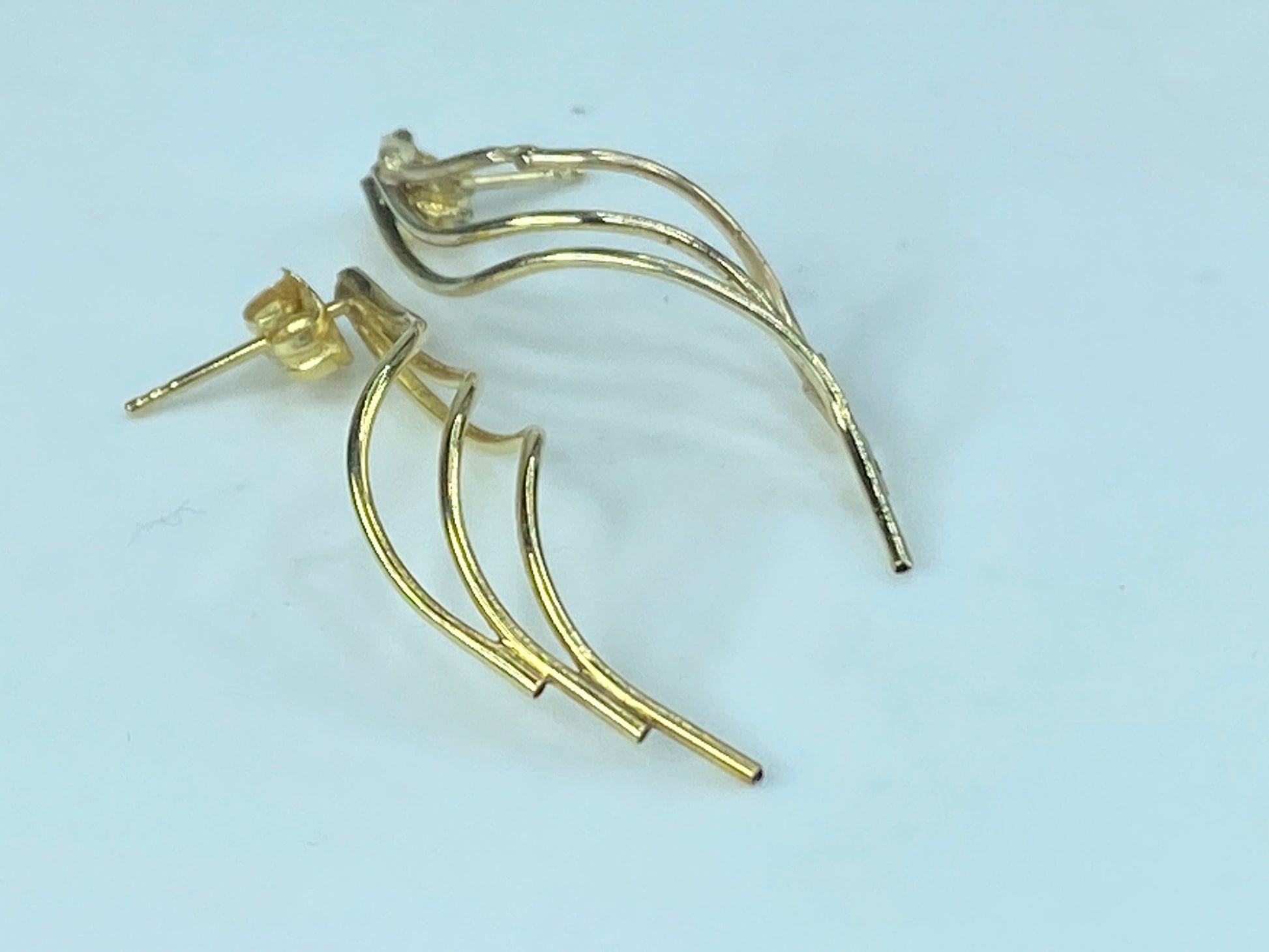 14k Yellow gold Spiral Twisted dange earrings. 1 1/4" JR512
