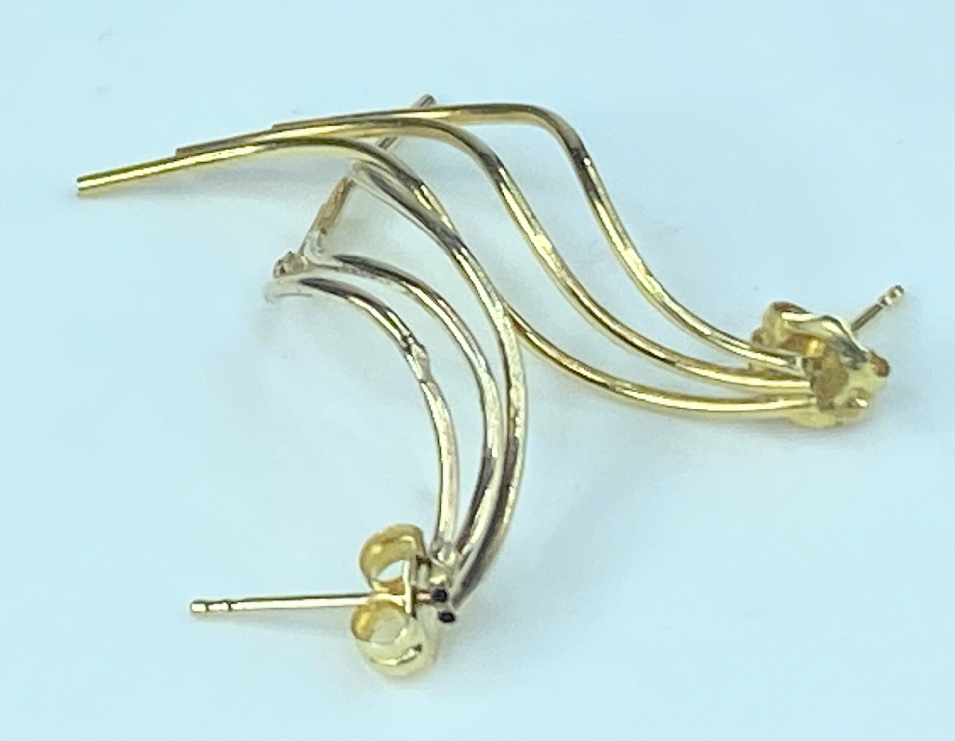 14k Yellow gold Spiral Twisted dange earrings. 1 1/4" JR512