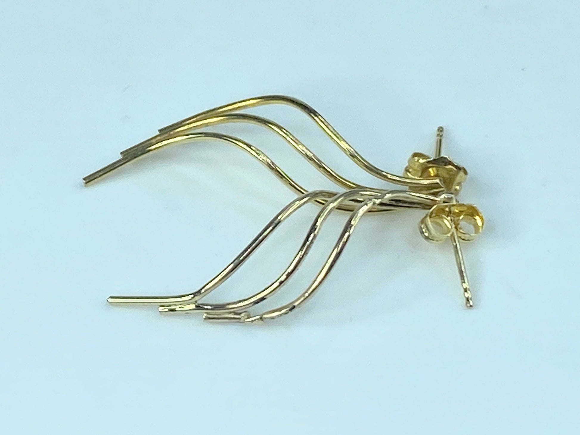 14k Yellow gold Spiral Twisted dange earrings. 1 1/4" JR512