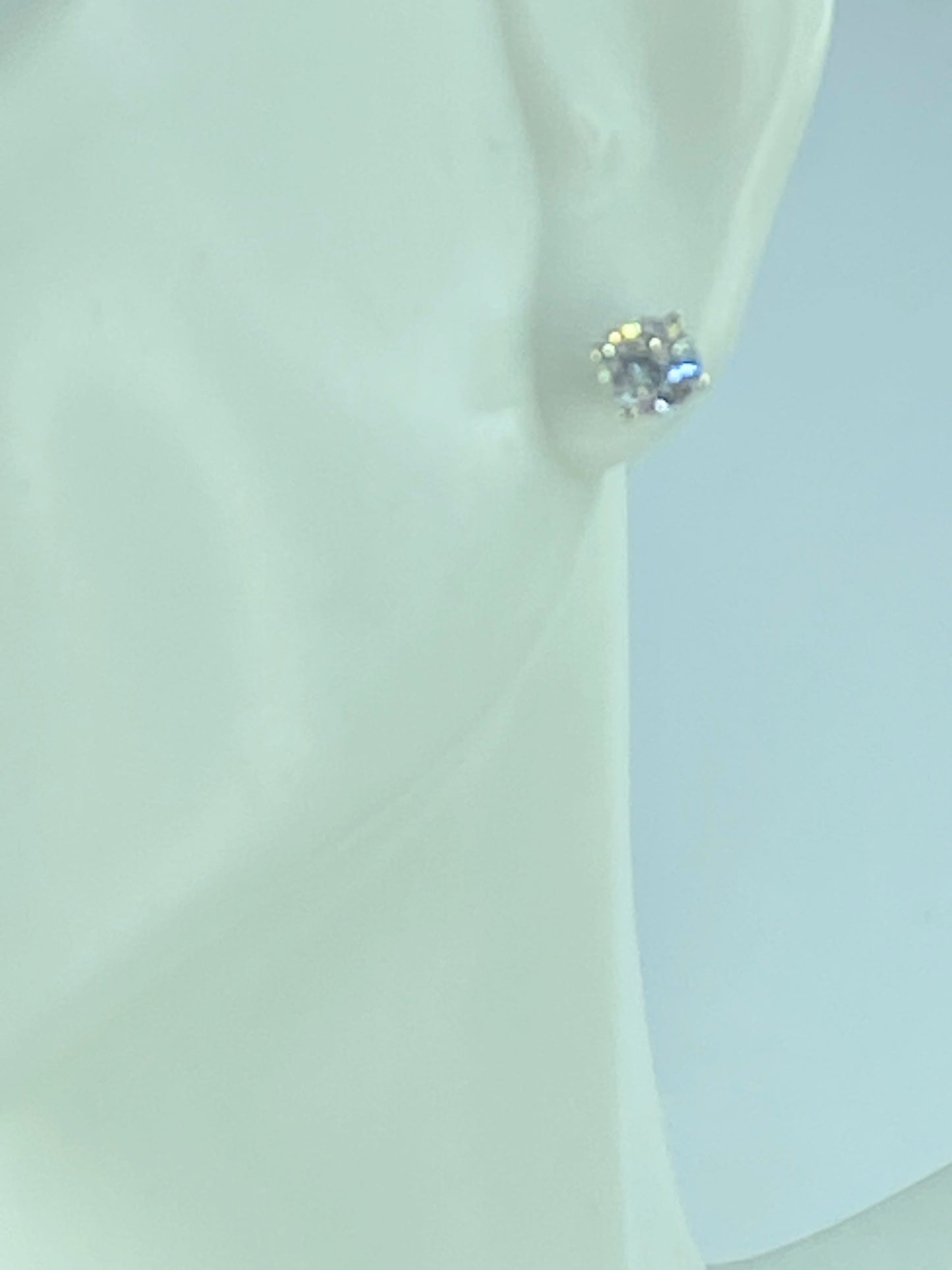 Appraised $3,195 14K gold 0.77ct G/SI1 round brilliant Diamond earrings JR436
