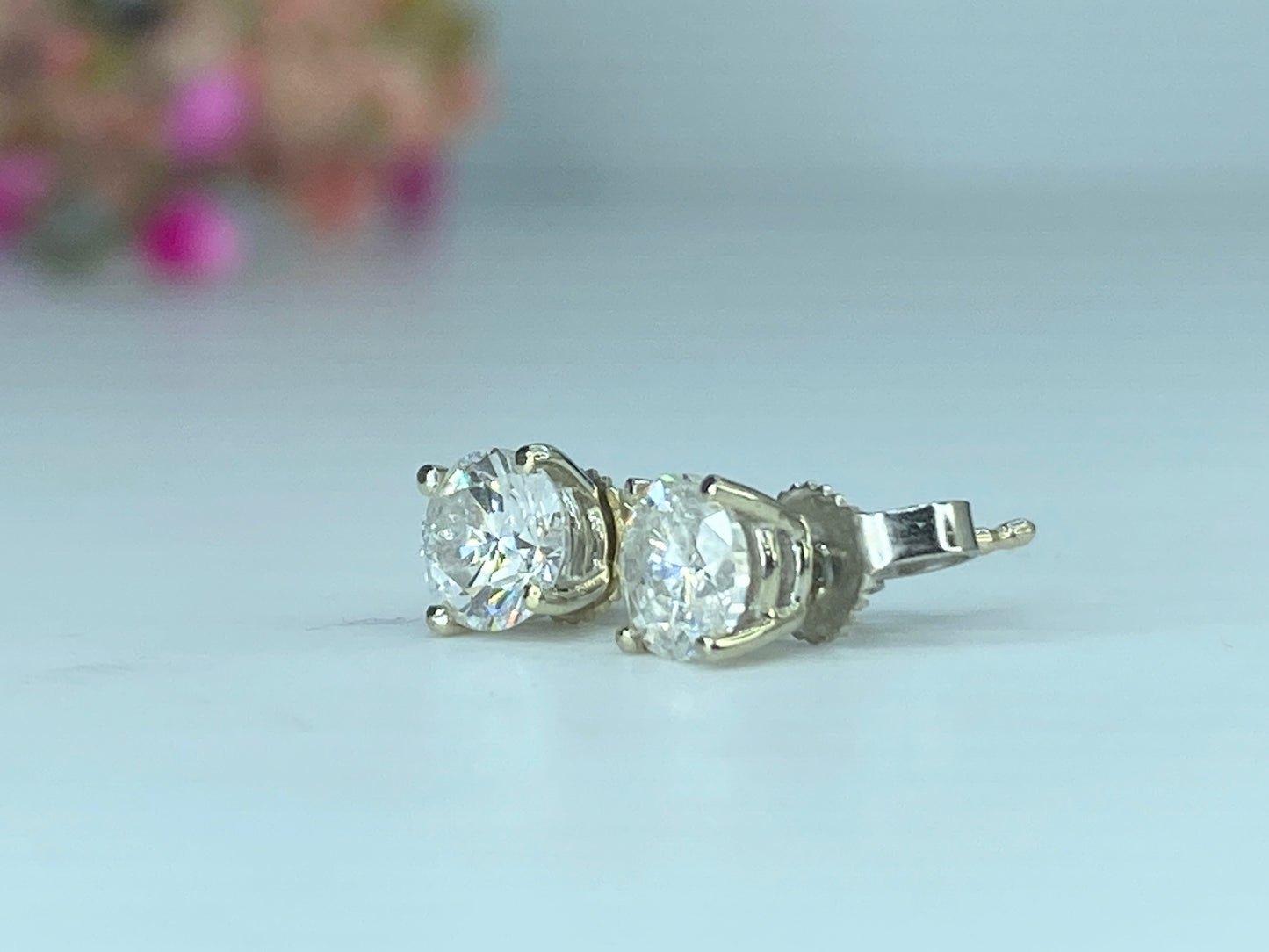 Appraised $3,195 14K gold 0.77ct G/SI1 round brilliant Diamond earrings JR436