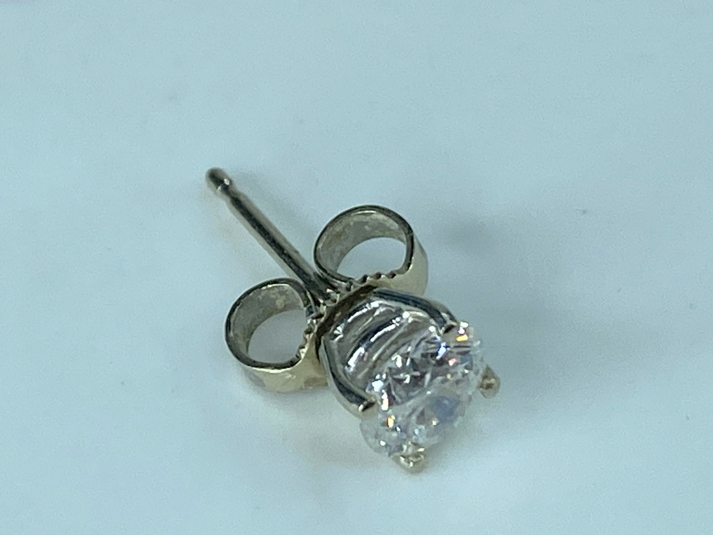 Appraised $3,195 14K gold 0.77ct G/SI1 round brilliant Diamond earrings JR436