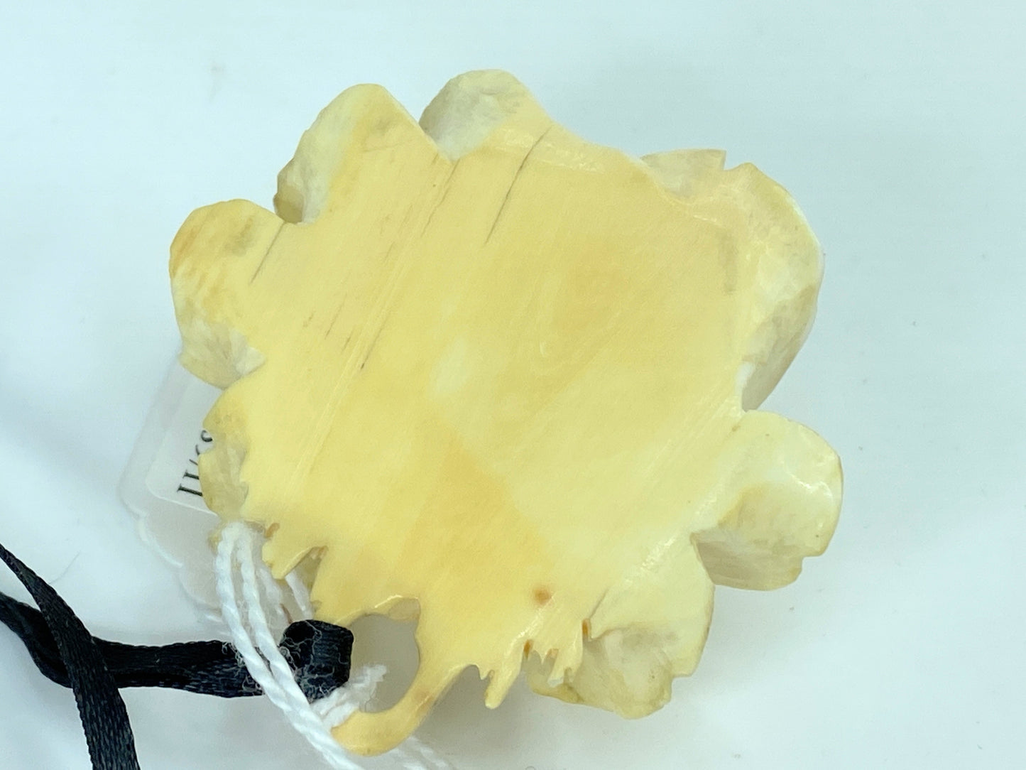 Art Deco carved large Resin/Bone 3D Rose pendant on silk black ribbon 15g GS648