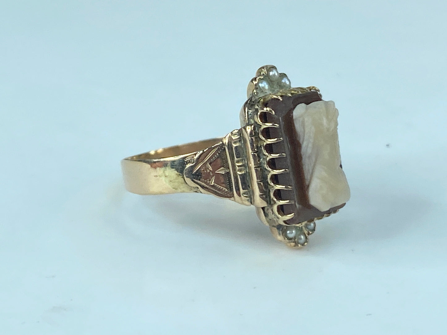 Art Deco 14 Karat Yellow Gold and Pearl shell Cameo Ring s6.5 3.0g JR383