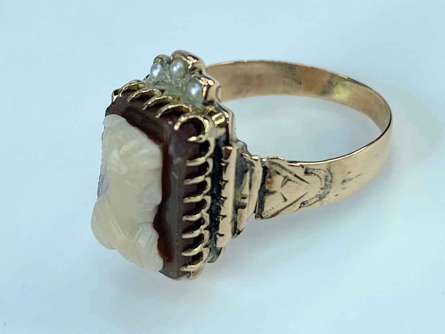 Art Deco 14 Karat Yellow Gold and Pearl shell Cameo Ring s6.5 3.0g JR383