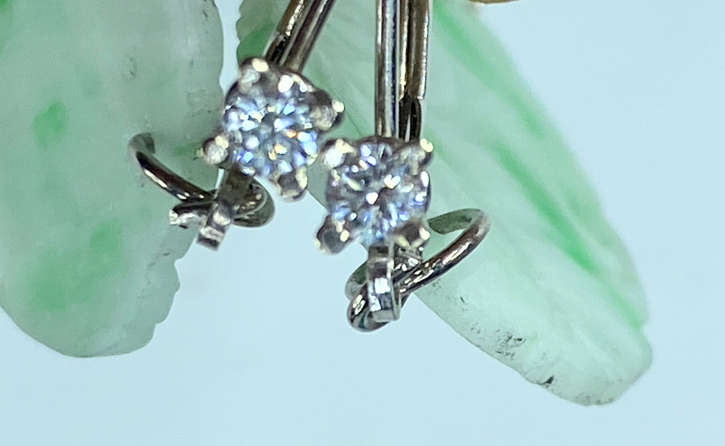 c1960 14K 0.2ct round brilliant Diamond Jadeite freshwater Pearl earrings JR388