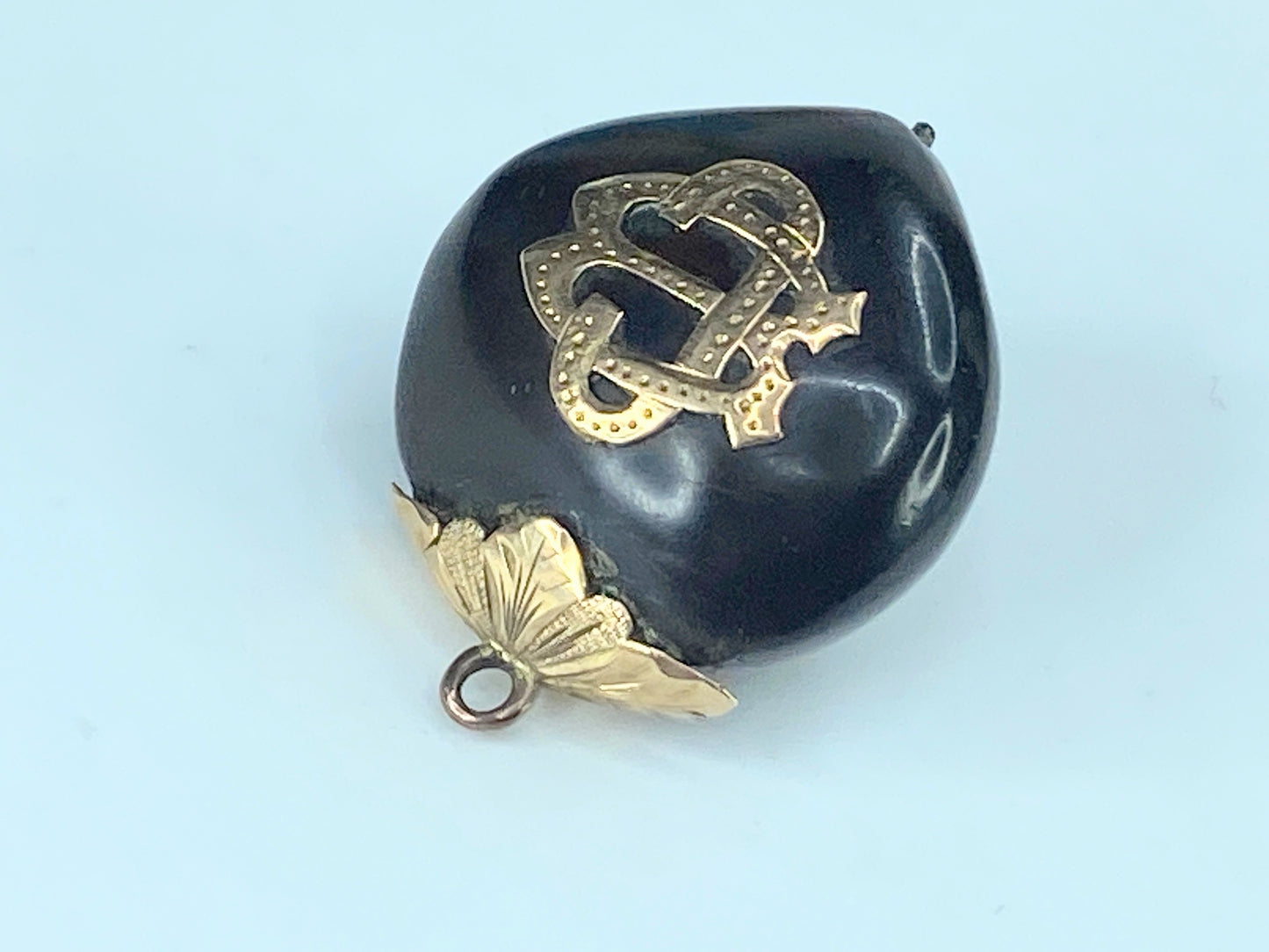 Antique 10K-14K yellow gold Sea Nut Pendant/Fob 6.5g JR389