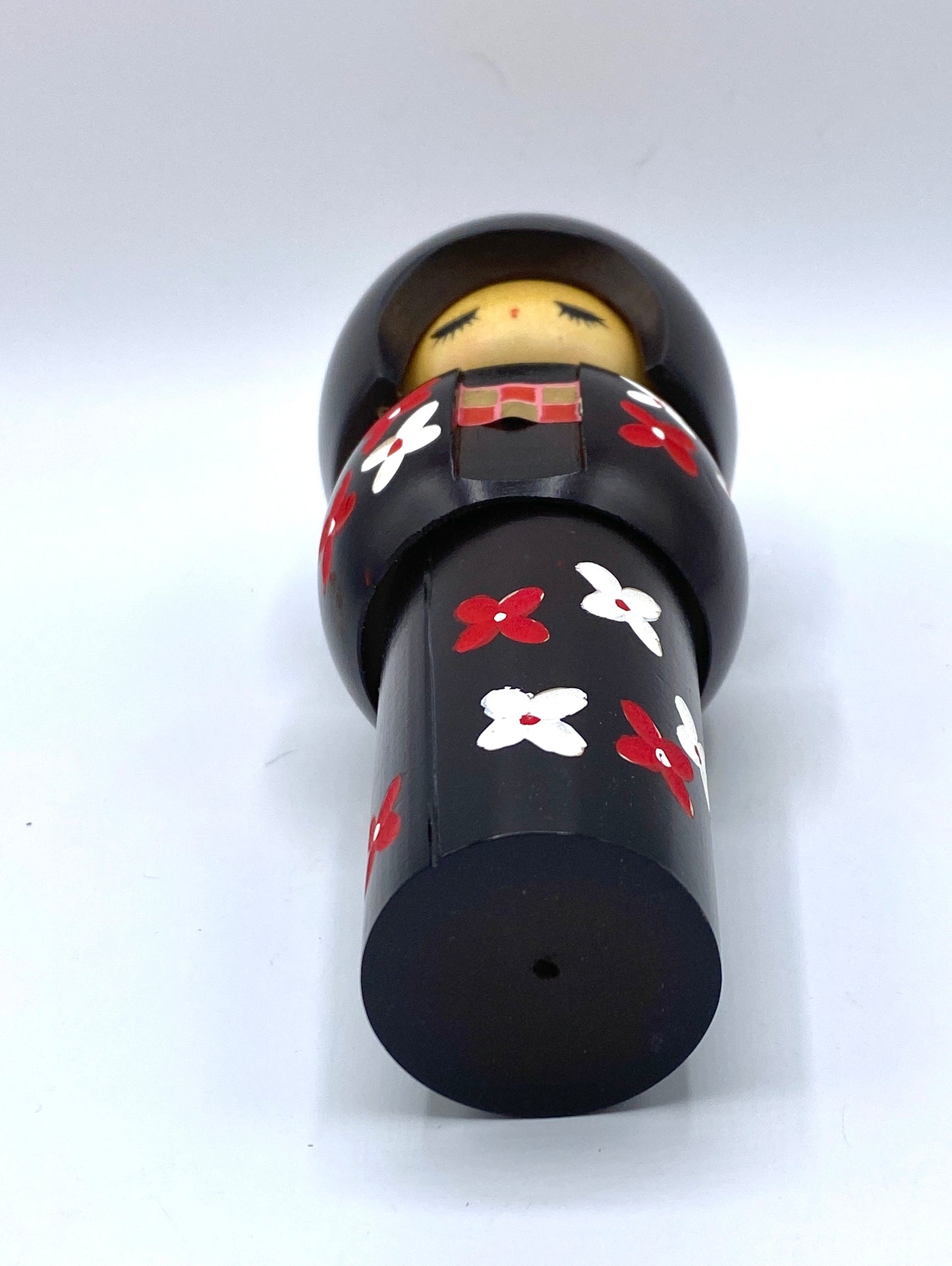 Prime Minister's Award Winner Hajime Miyashita "Small Flower town" Kokeshi KA021