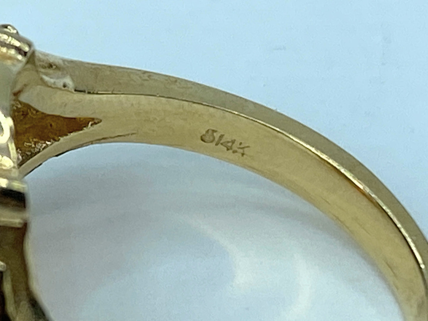 14K yellow gold 3.55ct Opal cabochon Brilliant diamond ring s5.75 5.7grams JR952