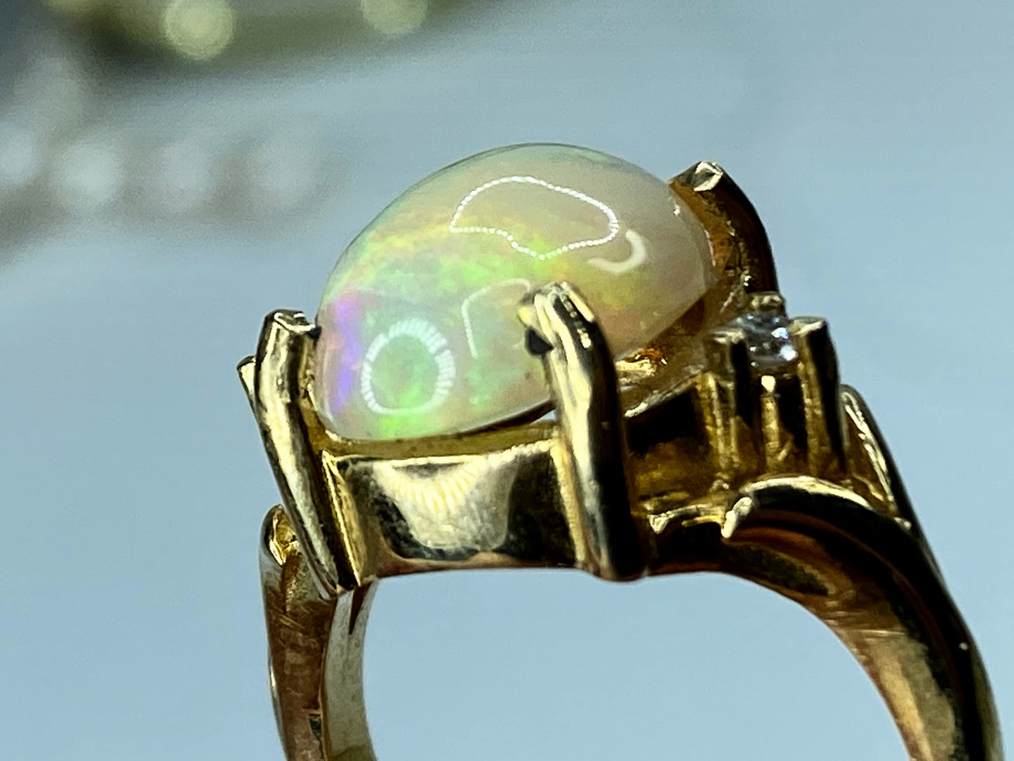 14K yellow gold 3.55ct Opal cabochon Brilliant diamond ring s5.75 5.7grams JR952