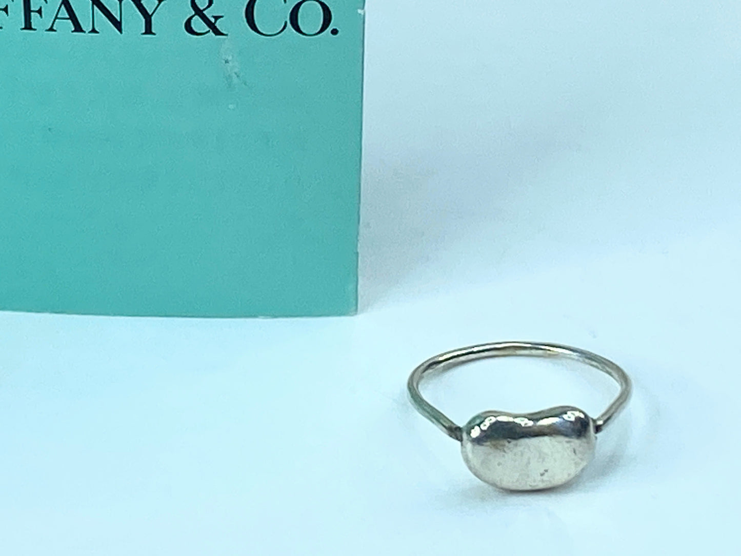 Tiffany & Co Ring- Vintage 2000 -Elsa Peretti Bean ring size 6.5 2.3g JR972