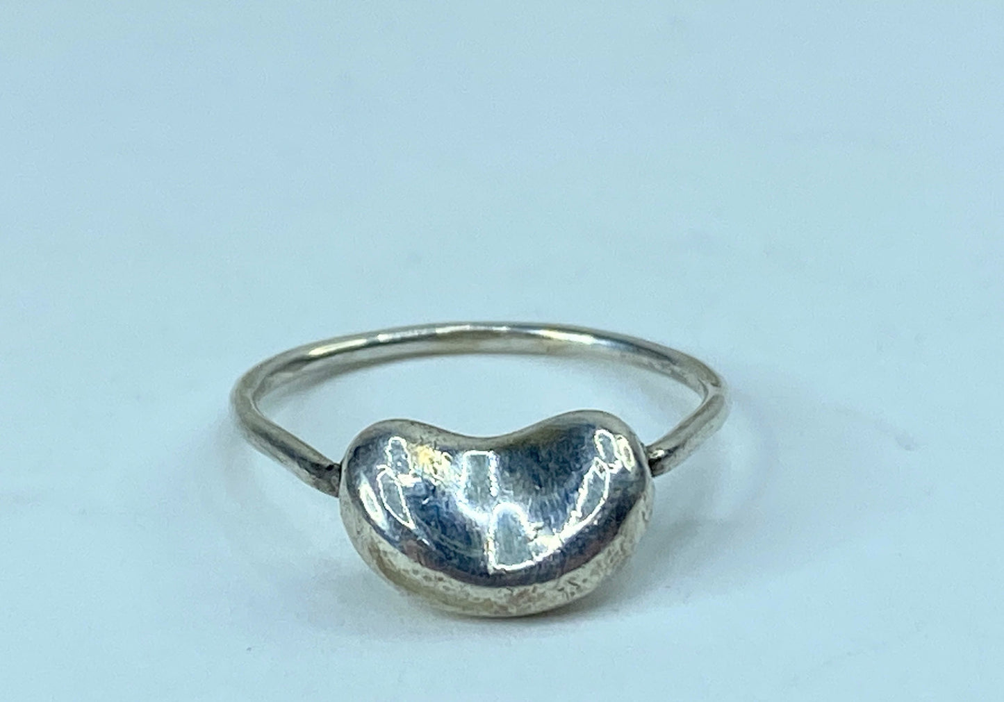 Tiffany & Co Ring- Vintage 2000 -Elsa Peretti Bean ring size 6.5 2.3g JR972