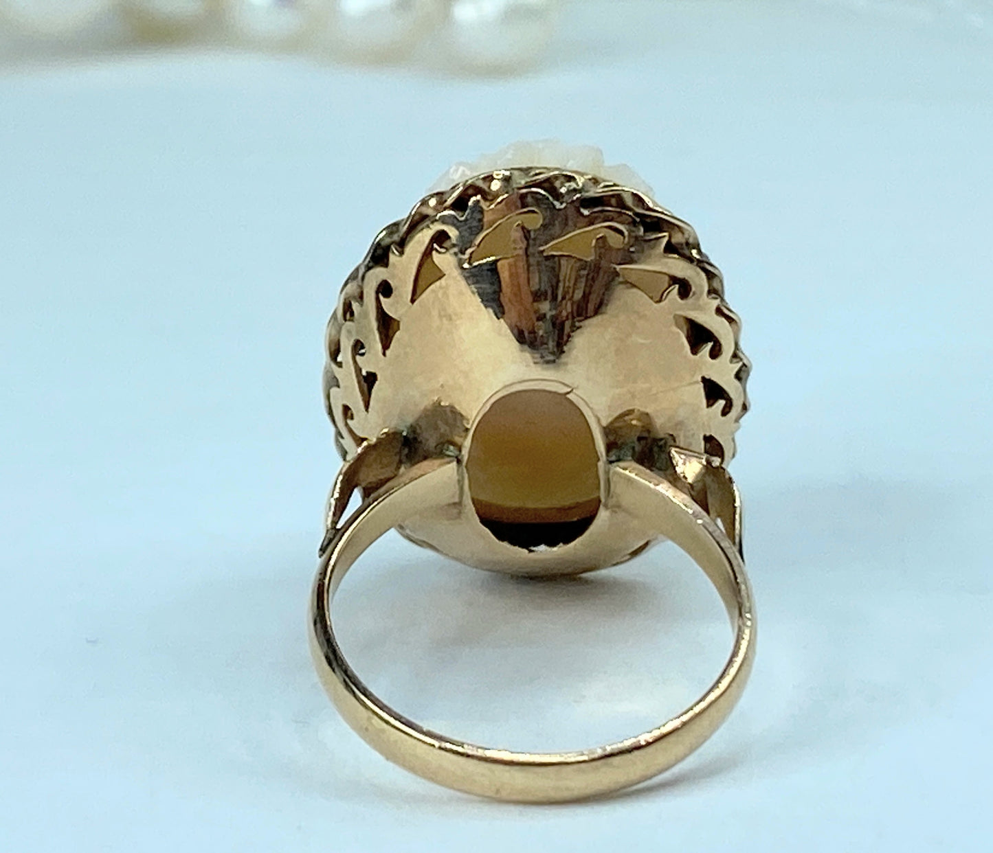 Victorian 14K Gold British Angel Skin Coral Carved Peony Flower Ring 8.4g JR963
