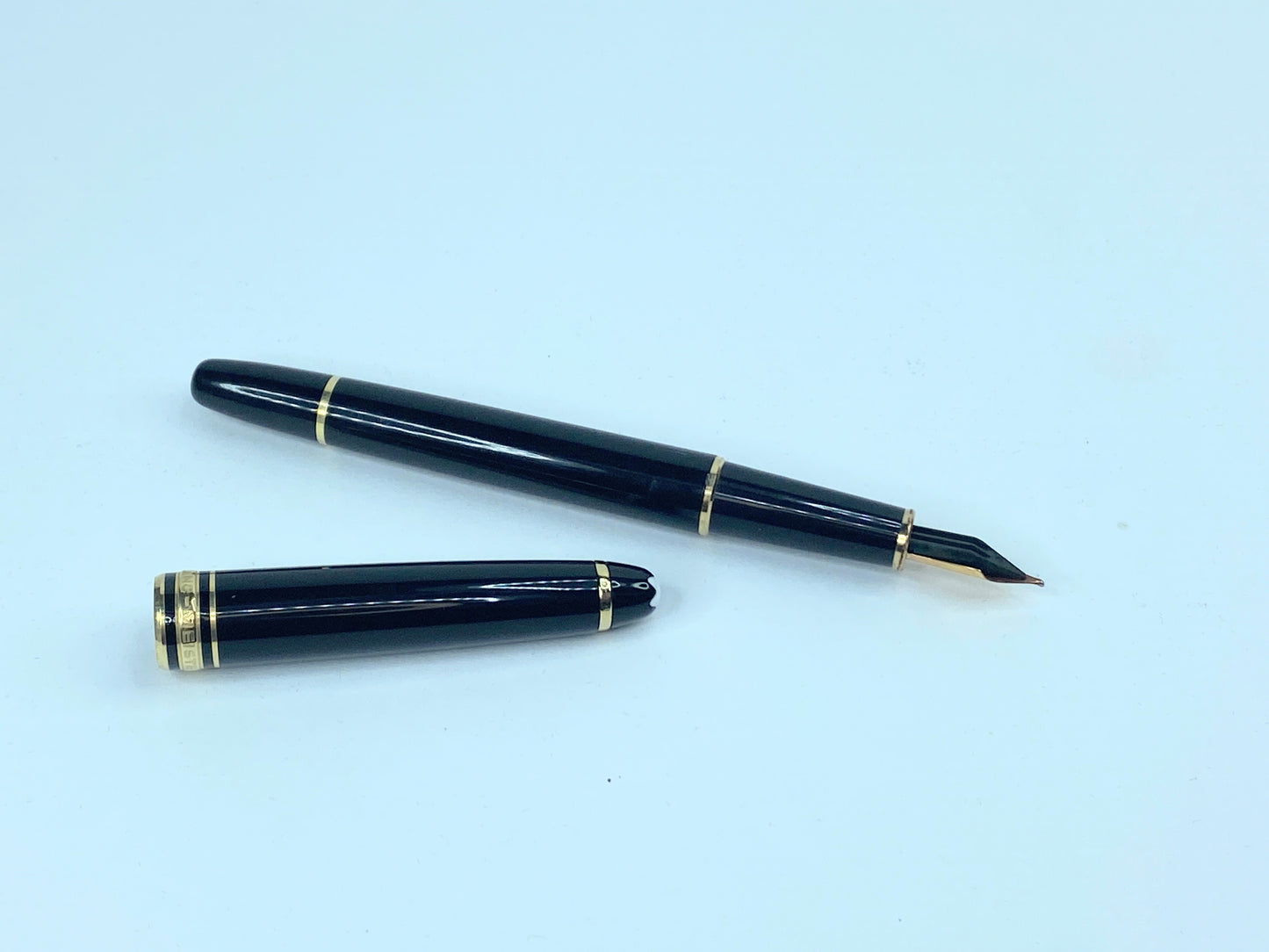 Mont Blanc Meisterstuck Classique Gold-plated Luxury Fountain Pen 14K Nib ST003