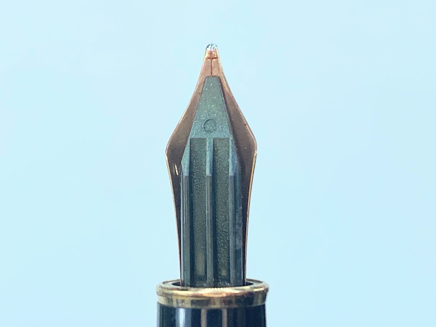 Mont Blanc Meisterstuck Classique Gold-plated Luxury Fountain Pen 14K Nib ST003
