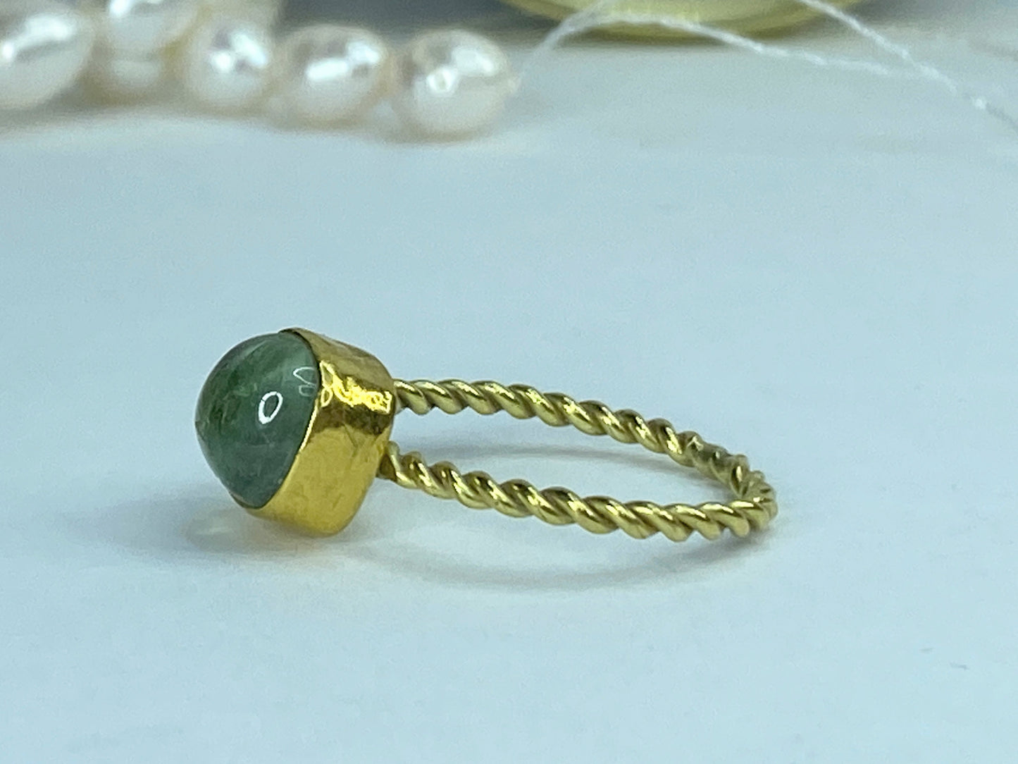 Handmade 18K Spinel Ring, Chartreuse Spinel, Bezel-Set, Twist Shank JR968