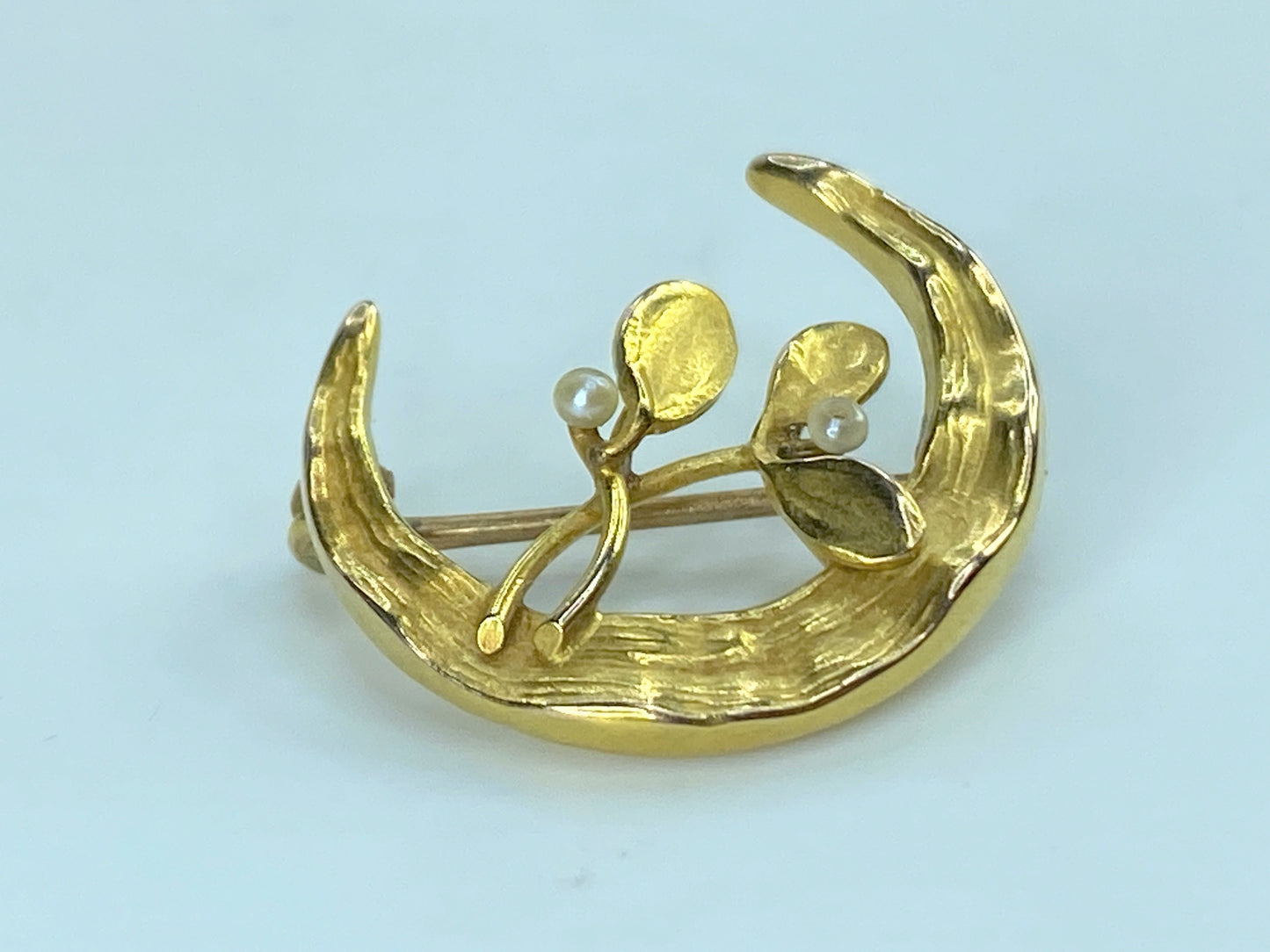 Art Deco 14K yellow gold hand hammered Half Moon Seed pearl flower pin JR415