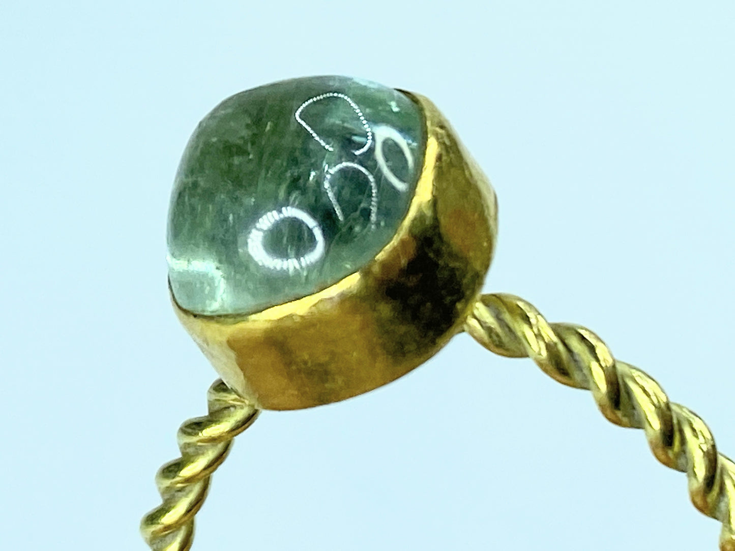 Handmade 18K Spinel Ring, Chartreuse Spinel, Bezel-Set, Twist Shank JR968