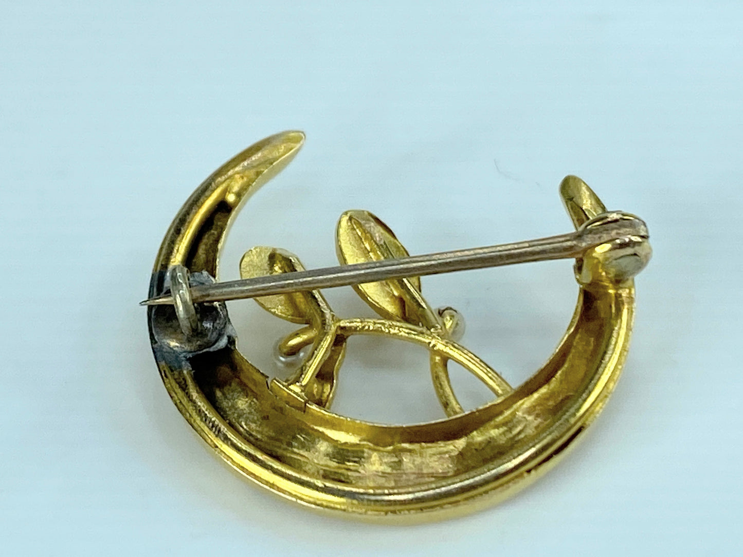 Art Deco 14K yellow gold hand hammered Half Moon Seed pearl flower pin JR415