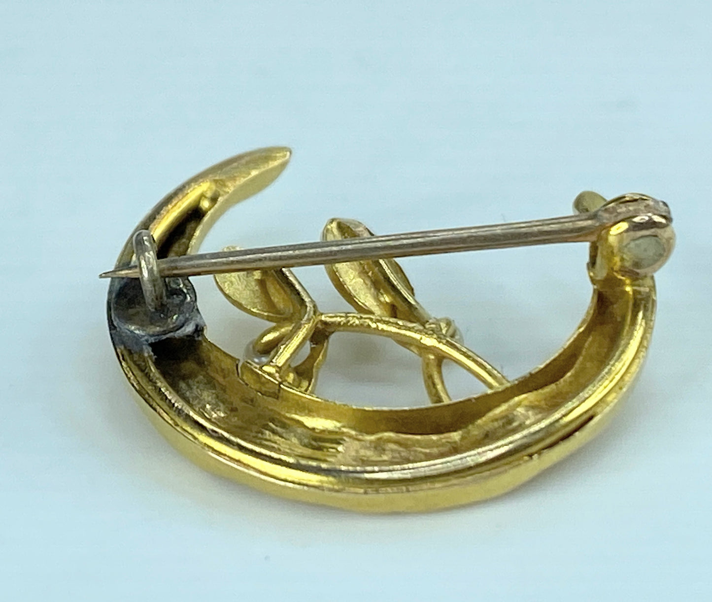 Art Deco 14K yellow gold hand hammered Half Moon Seed pearl flower pin JR415