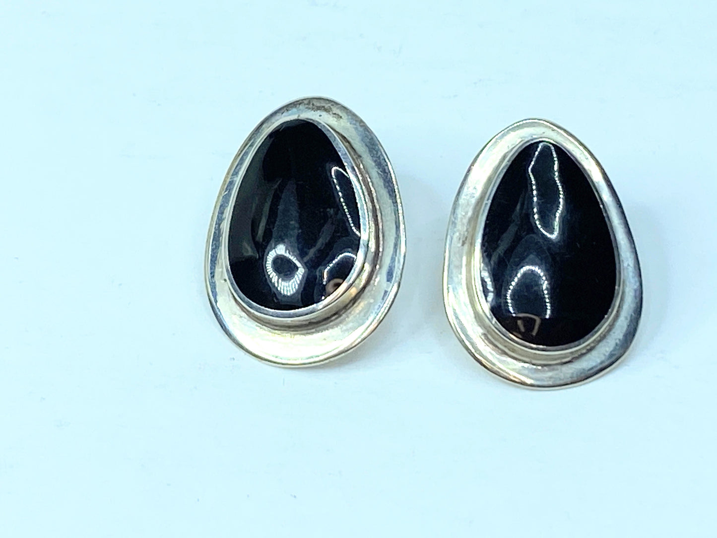 Sterling Silver 925 Pear shaped Black Onyx stud earrings.
