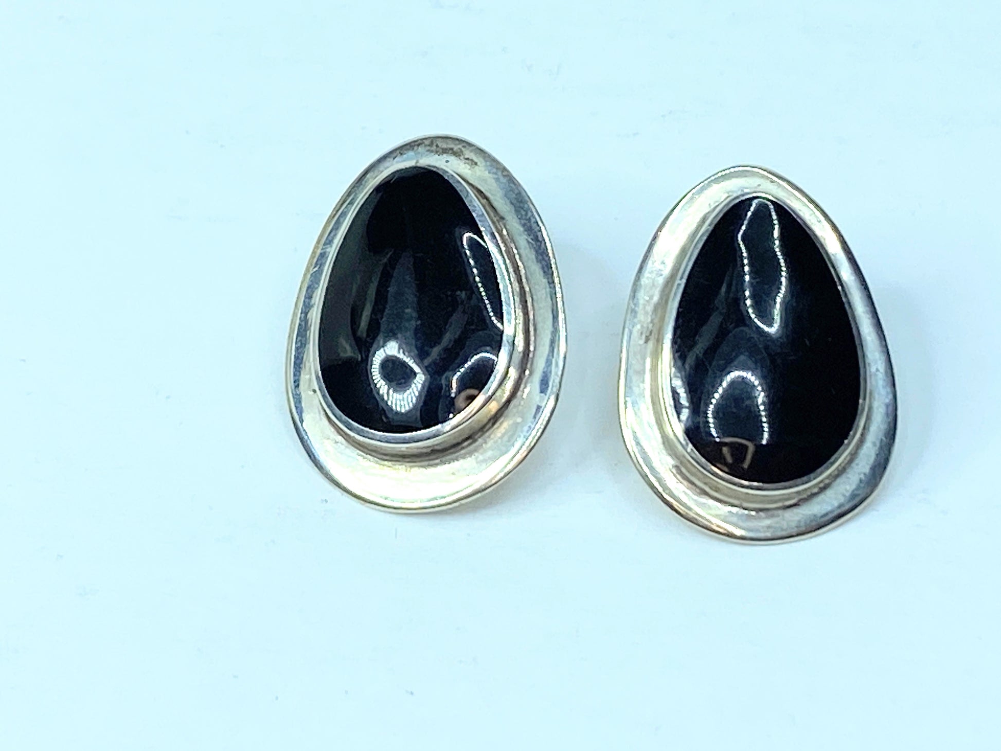 Sterling Silver 925 Pear shaped Black Onyx stud earrings.