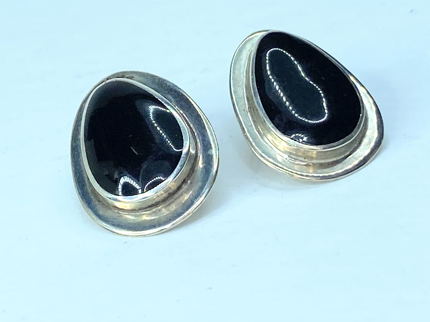 Sterling Silver 925 Pear shaped Black Onyx stud earrings.