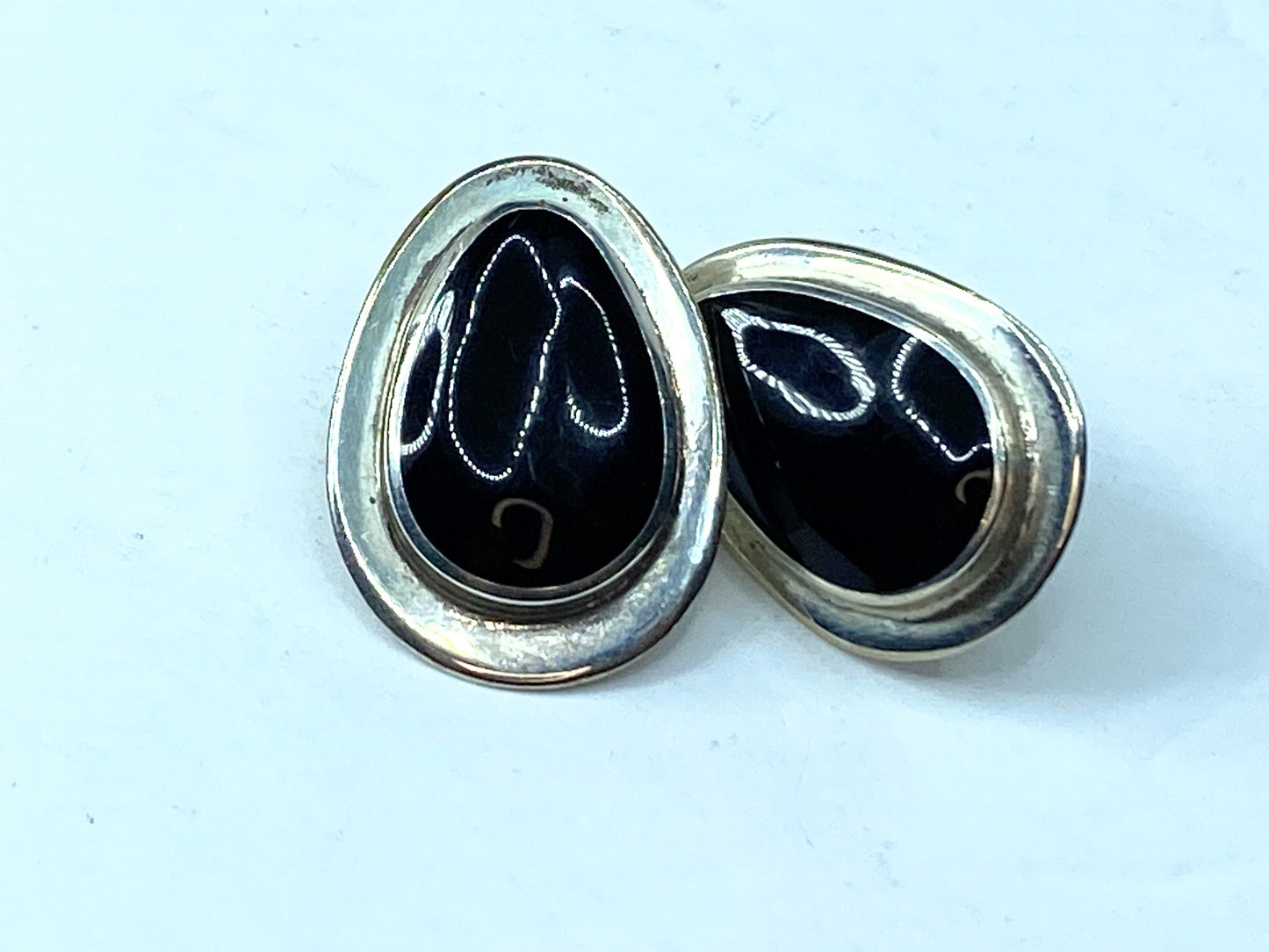 Sterling Silver 925 Pear shaped Black Onyx stud earrings.