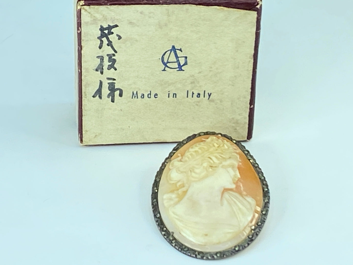 Vintage 900 silver Shell Cameo brooch in original box 33mm 5g JR422