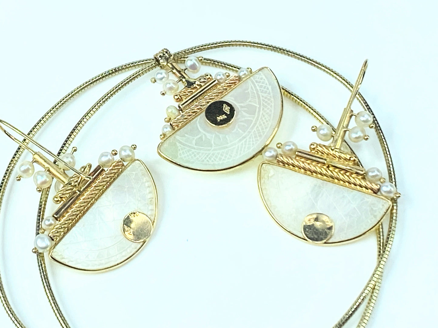 Donna Chamber 14k Cultured Pearls & Mother of Pearl Gambling Token suite