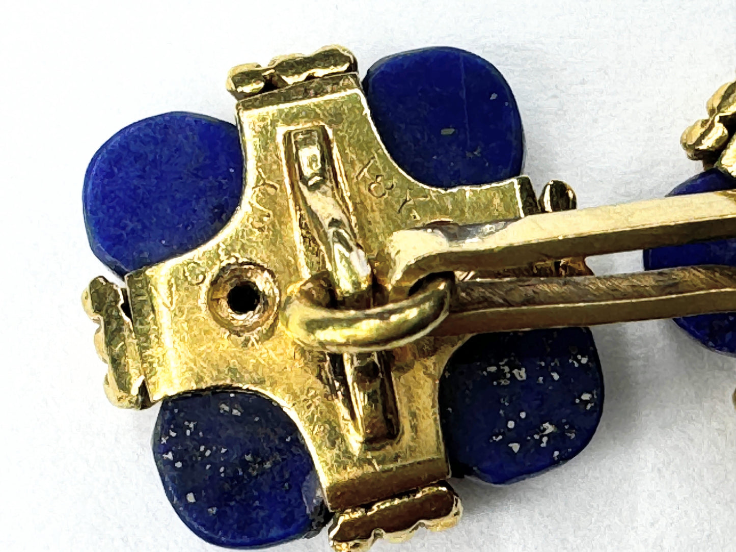Van Cleef & Arpels Lapis and gold Cufflinks in 18K numbered 1ZV4518Z JR8587