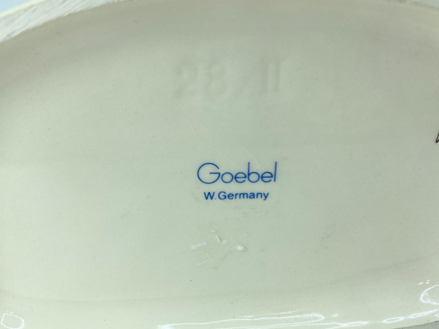 M.J. Hummel #26/2 TMK7 Eventide Boy & Girl on Fence w/ Station of Cross A472