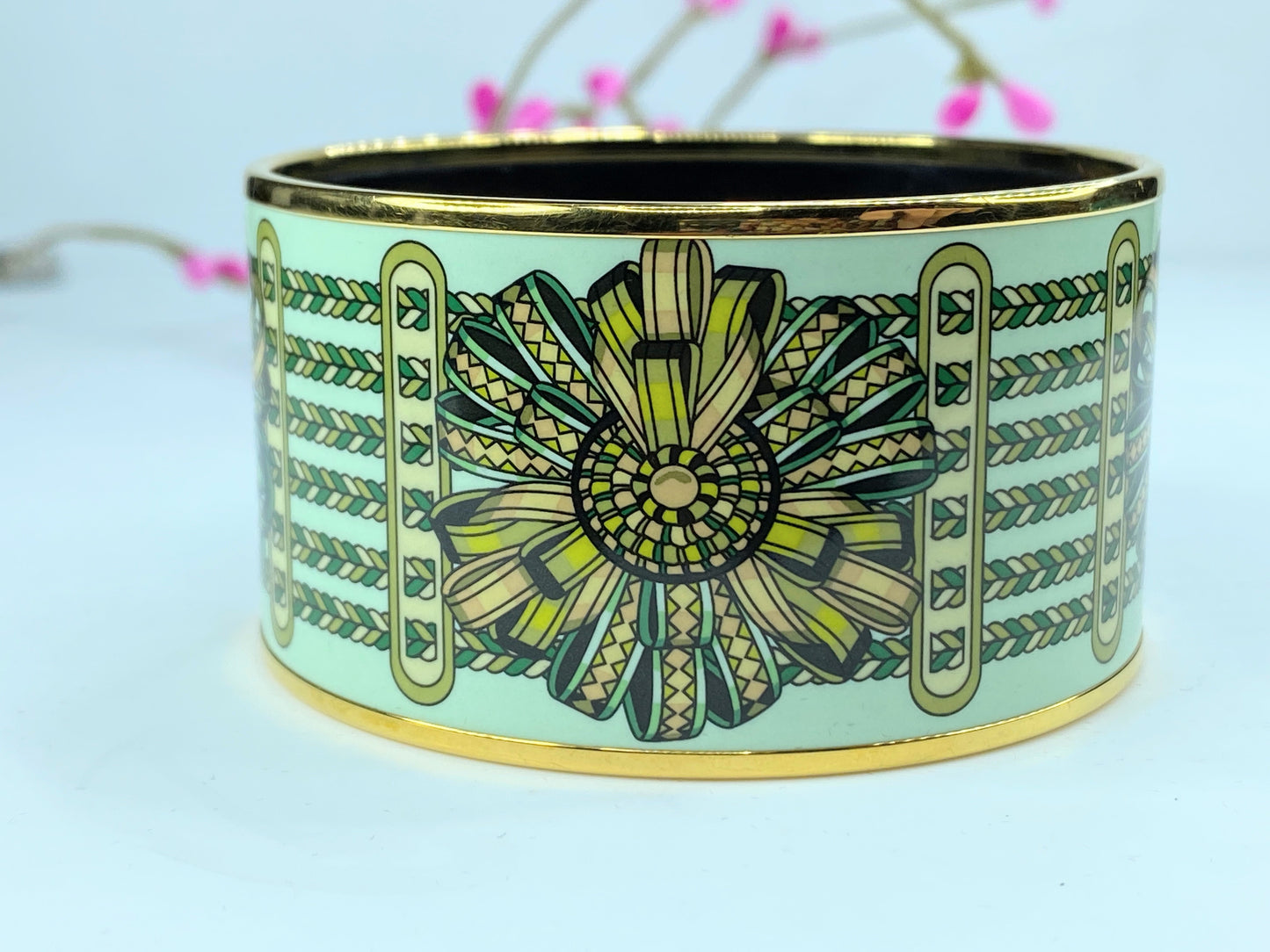 Hermès Gold bracelet enamel Green 35mm 7.5" GS361