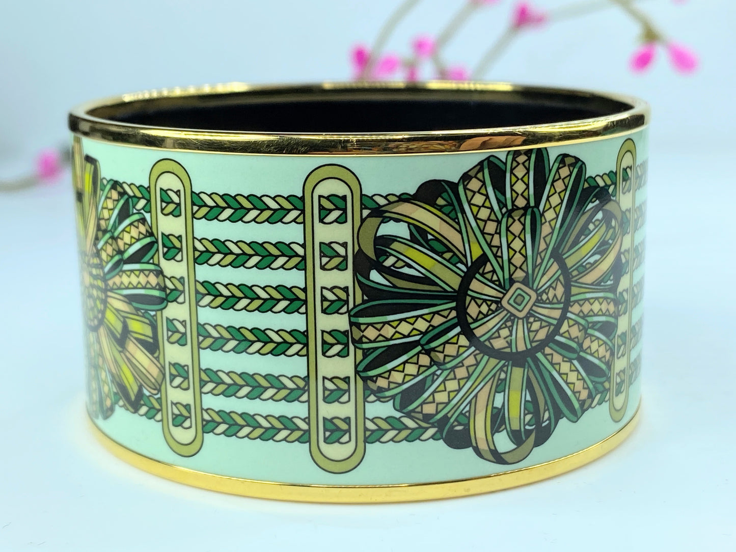 Hermès Gold bracelet enamel Green 35mm 7.5" GS361