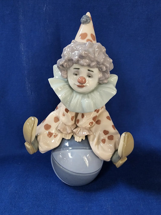 Lladro “ Having A Ball “ 5813 Young Clown Balancing On Ball A265