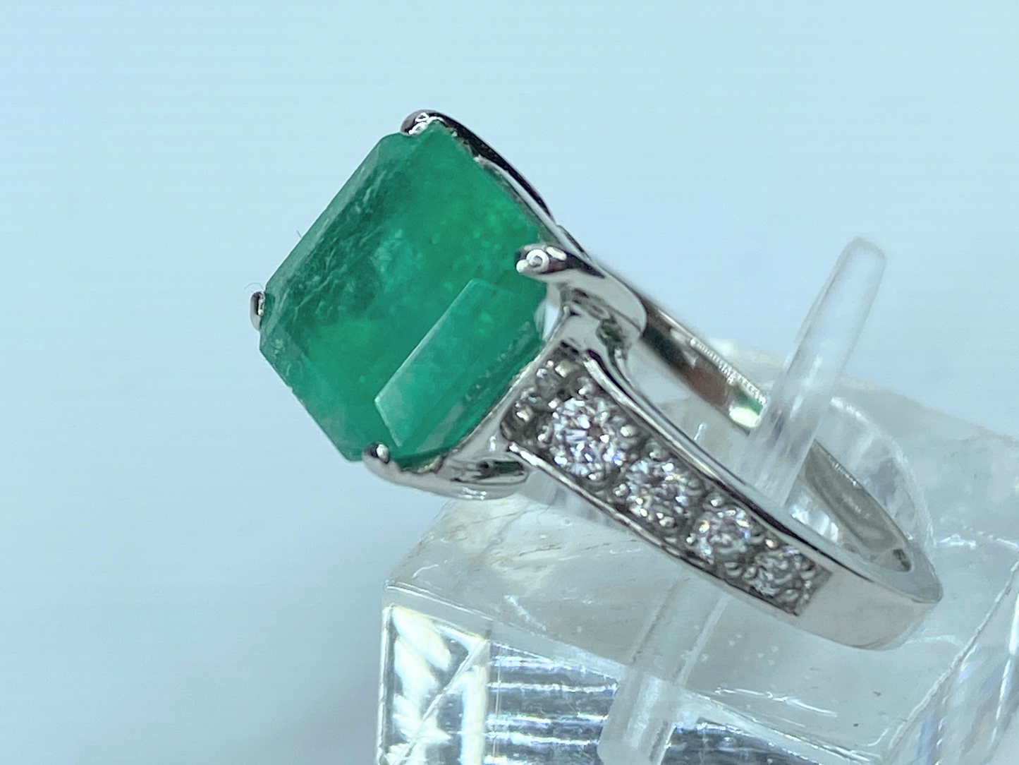 Appraised $4,995 Pave Emerald Ring 2.22 Ct w/2ct ctn Platinum