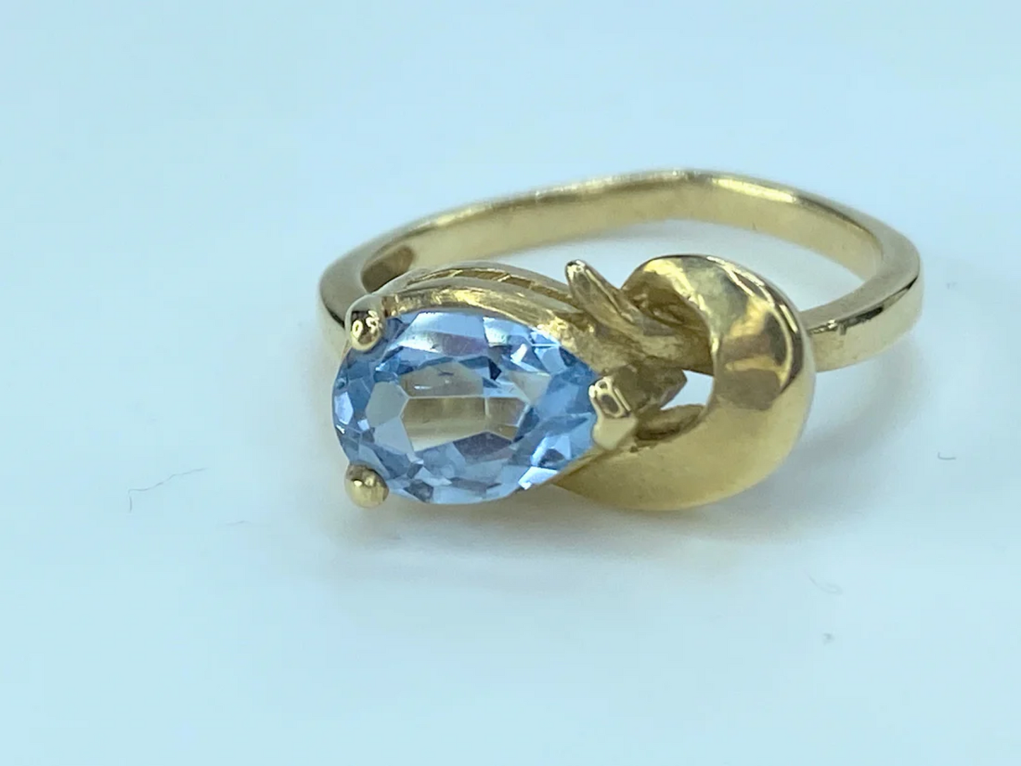 14K Q-knot London Blue Topaz ring JR8985