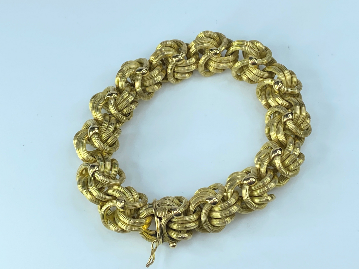 18K Yellow Gold Fancy Ribbed Knot Link Bracelet