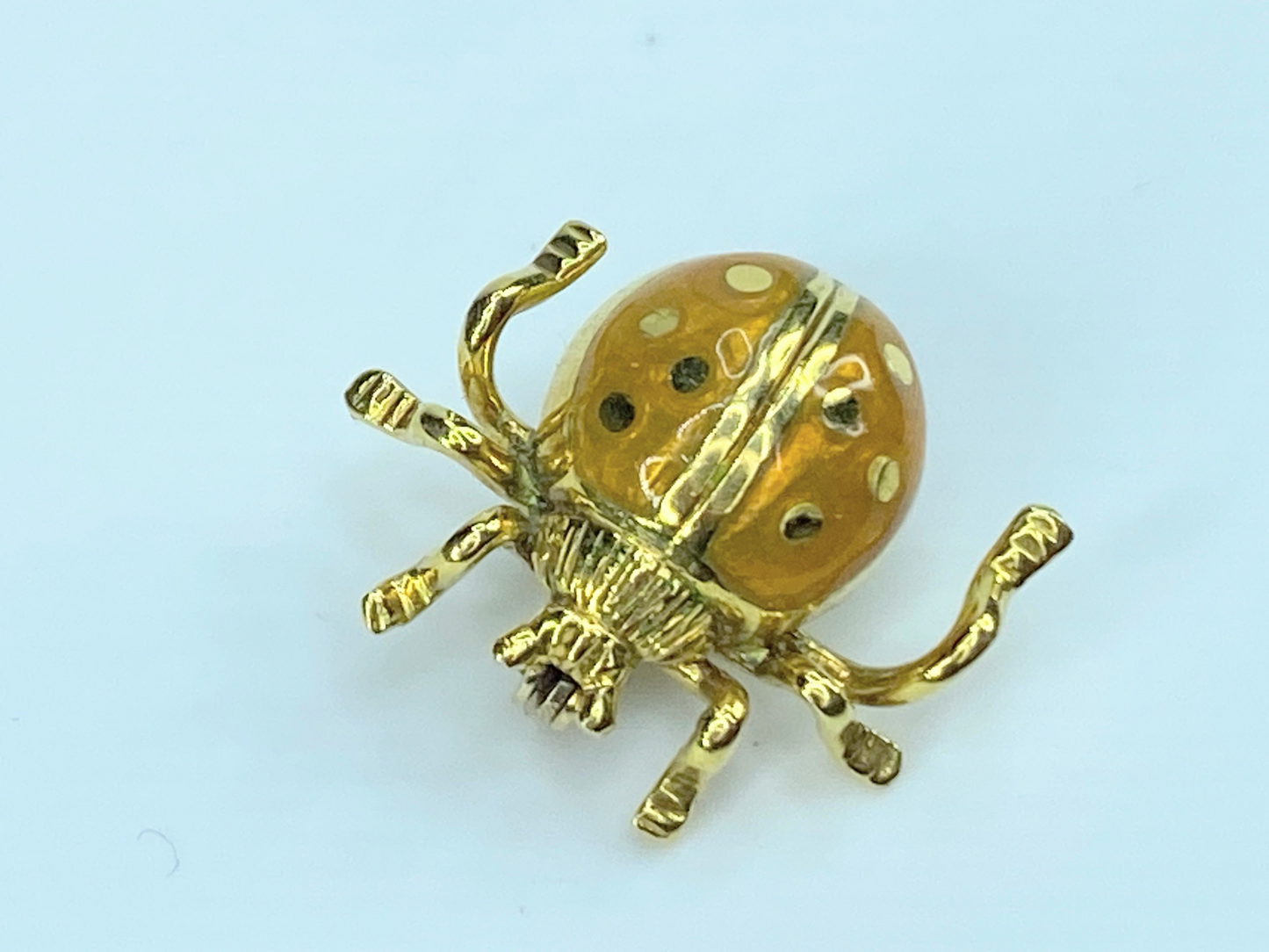 18K yellow gold Ladybug yellow enamel pin