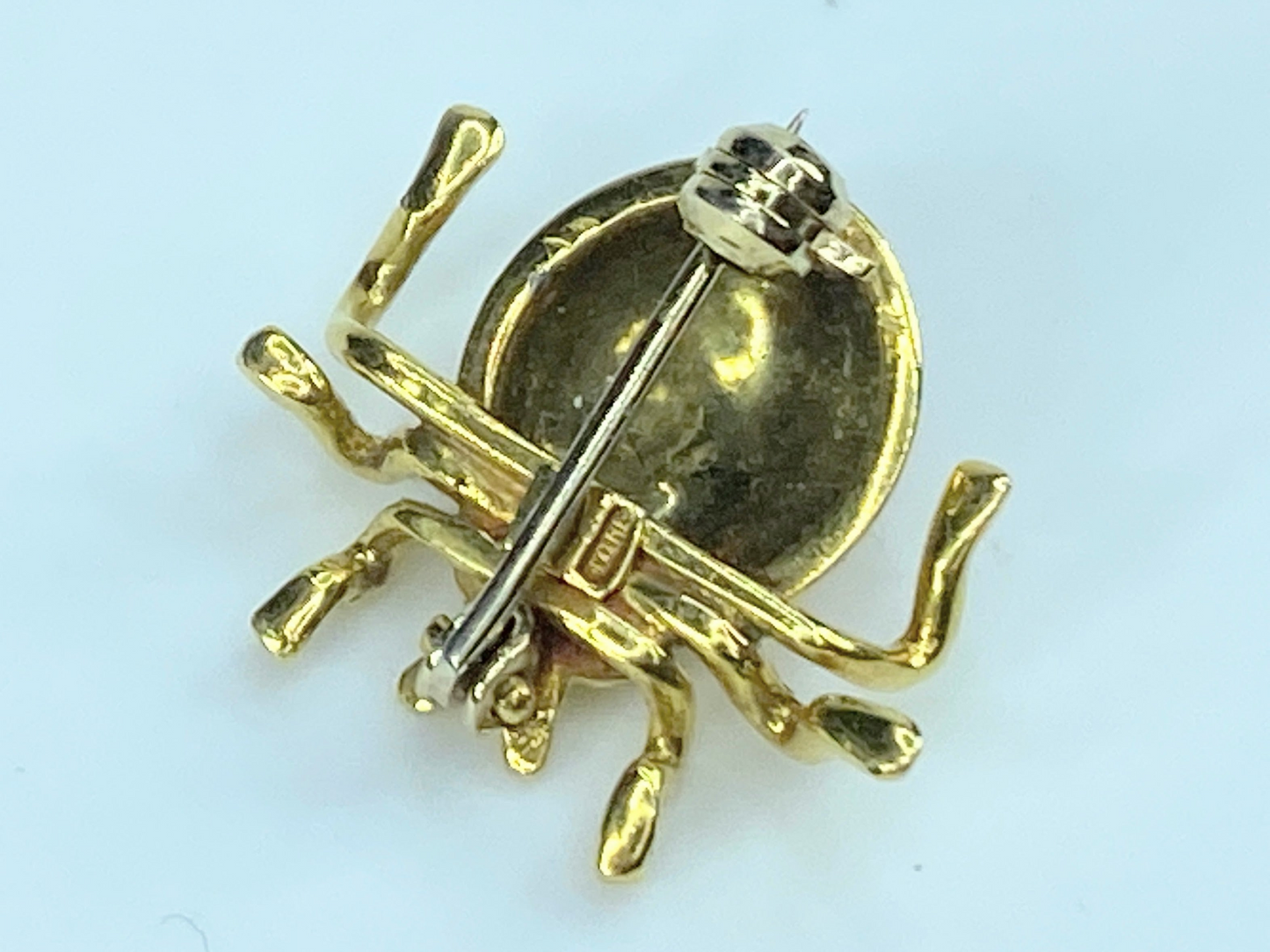 18K yellow gold Ladybug yellow enamel pin