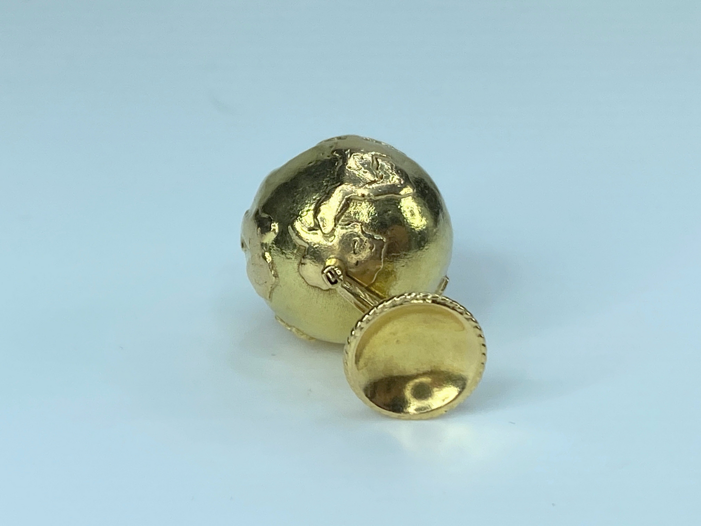 18K Yellow Gold Rotating Desk Globe Charm 27mm 7.5gm