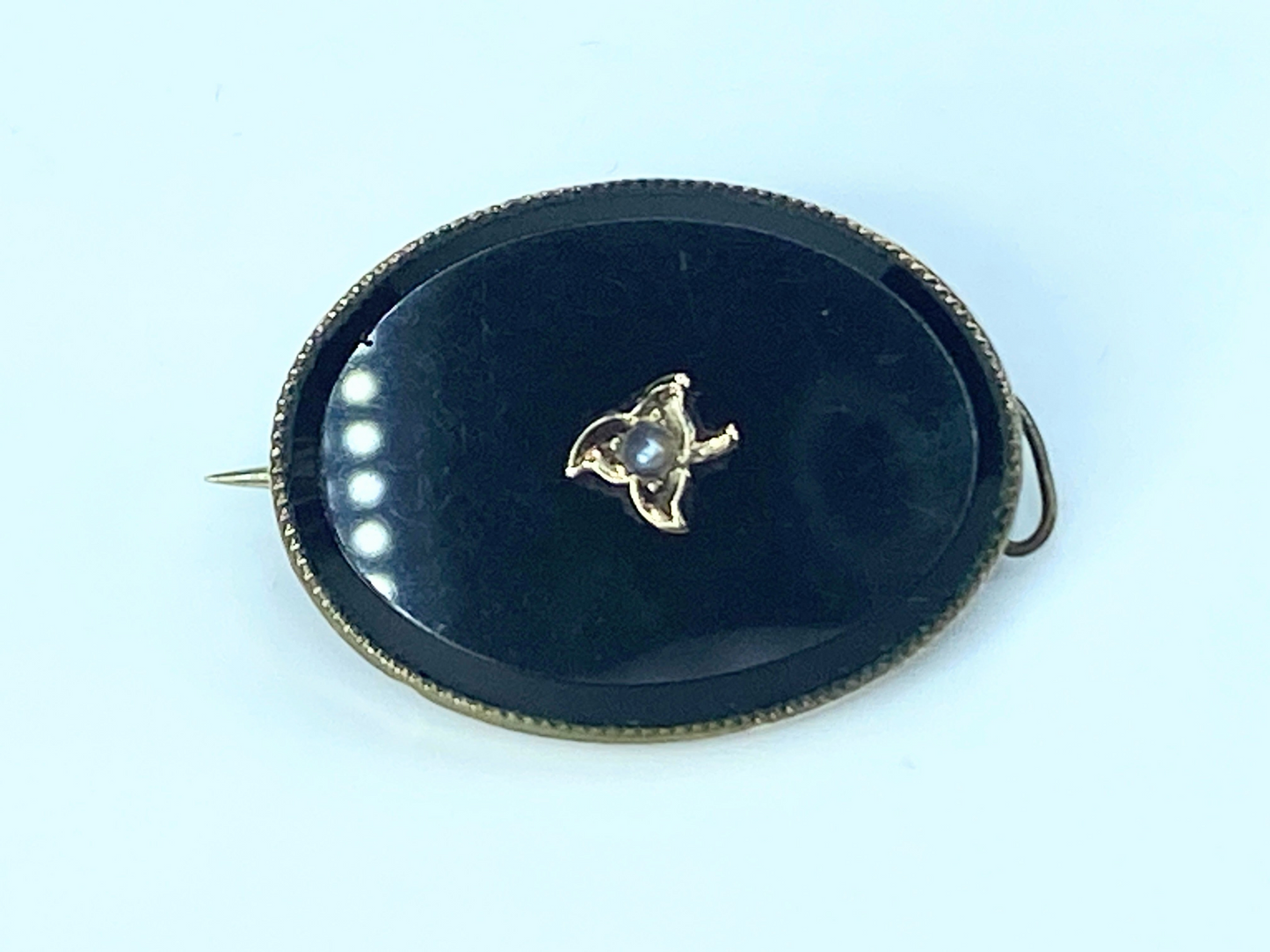 Antique Mourning brooch, Onyx, Pearl and Diamond, 15k gold, Ivy leaf JR9017