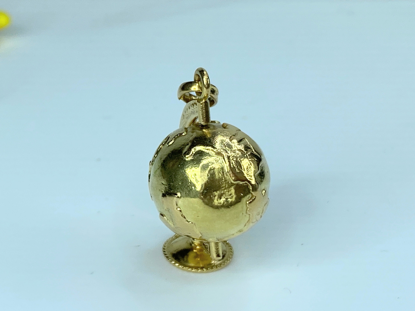 18K Yellow Gold Rotating Desk Globe Charm 27mm 7.5gm