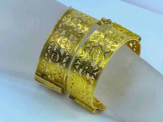 Antique Pairs 10K gold pierced design open work hinged bangles