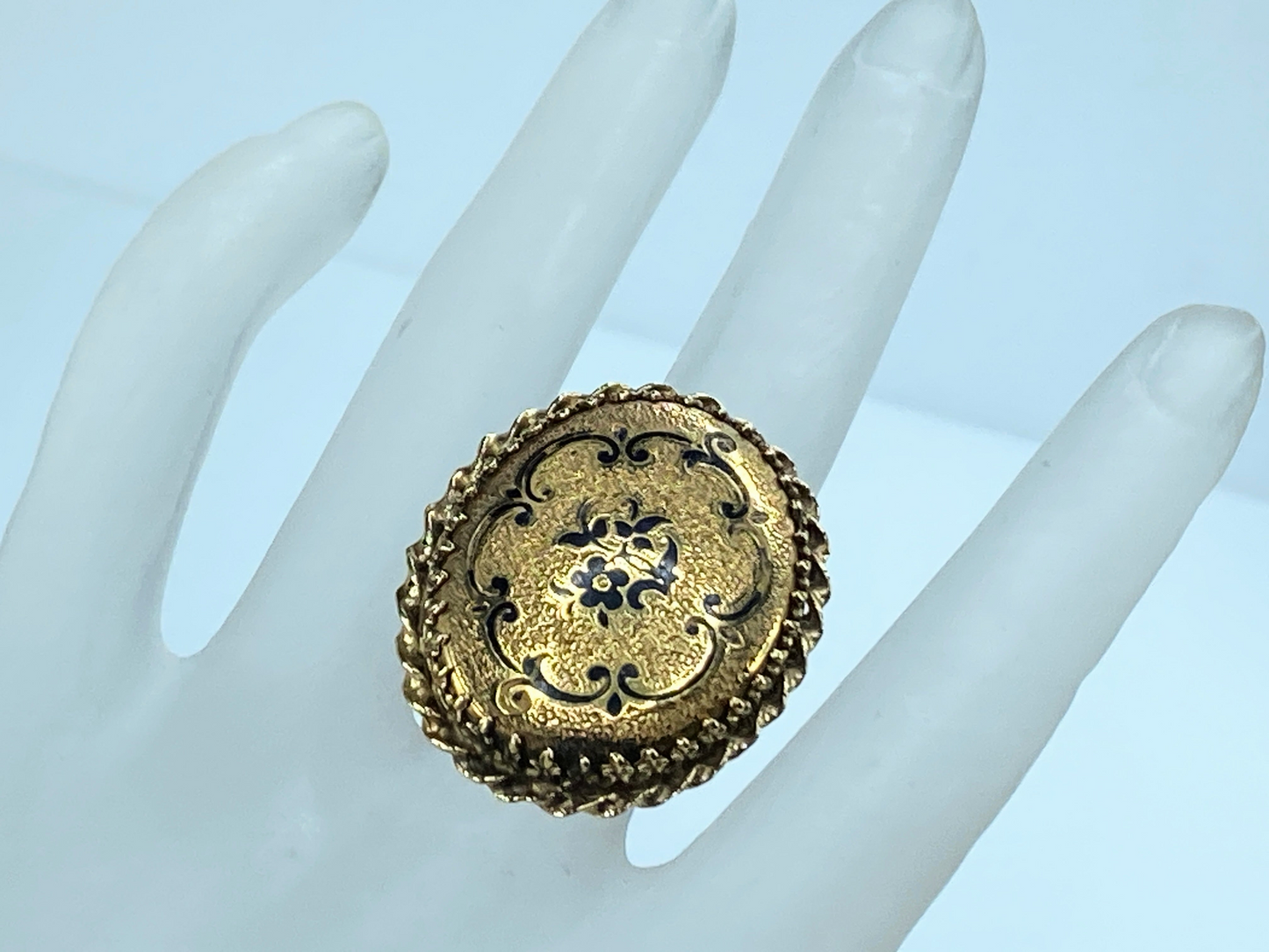 Antique Taille d'Épargne Enamel Button-Style Ring 14k Gold JR8986